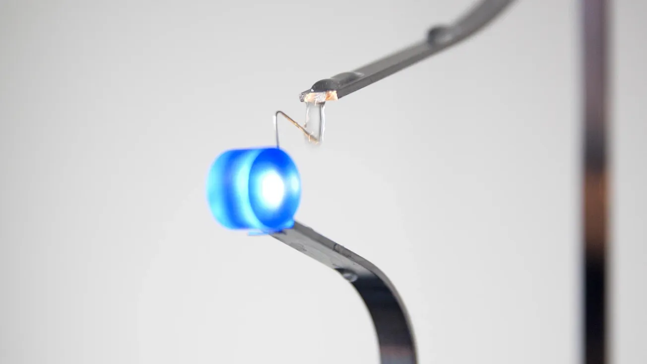 Fluid Current, A Water-Activated Light Circuit — Sander Hagelaar